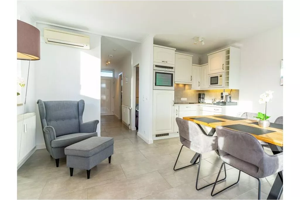 279028-Eetkamer