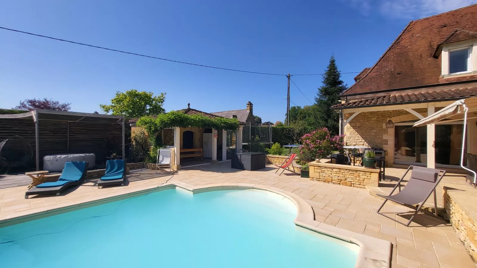 poolofhouse
