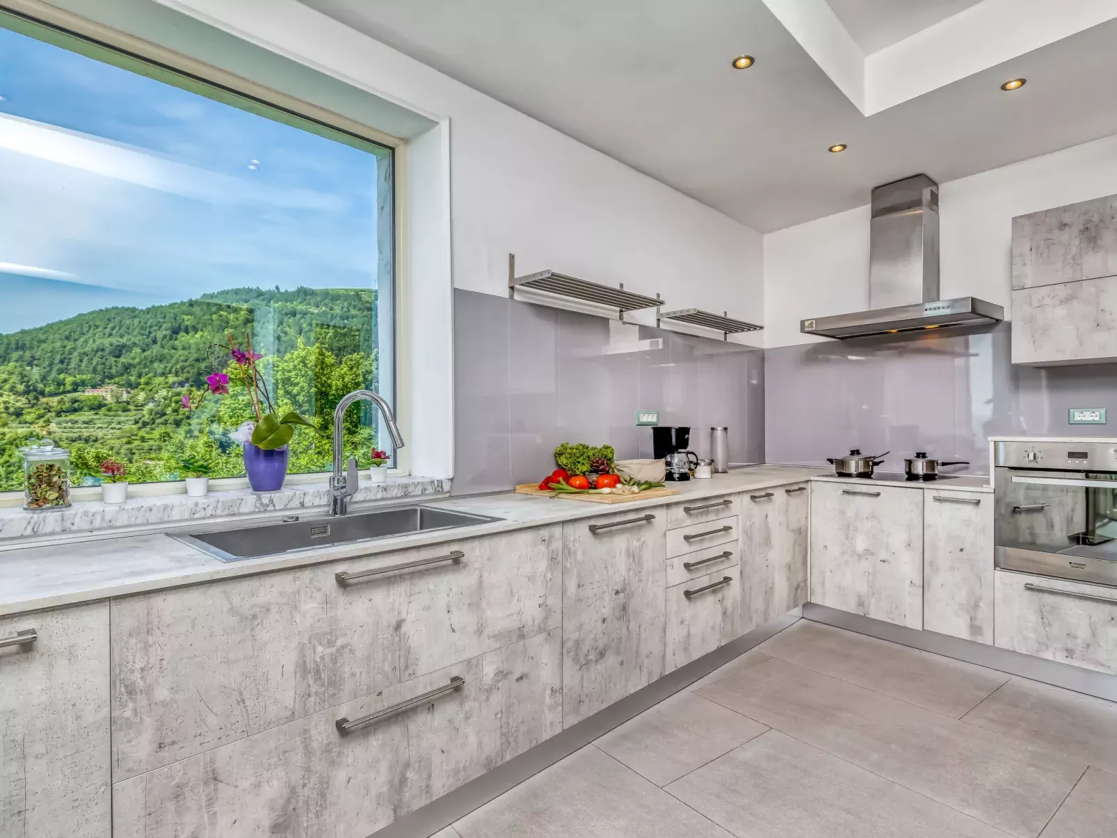 Villa Over the Hilltop-Binnen