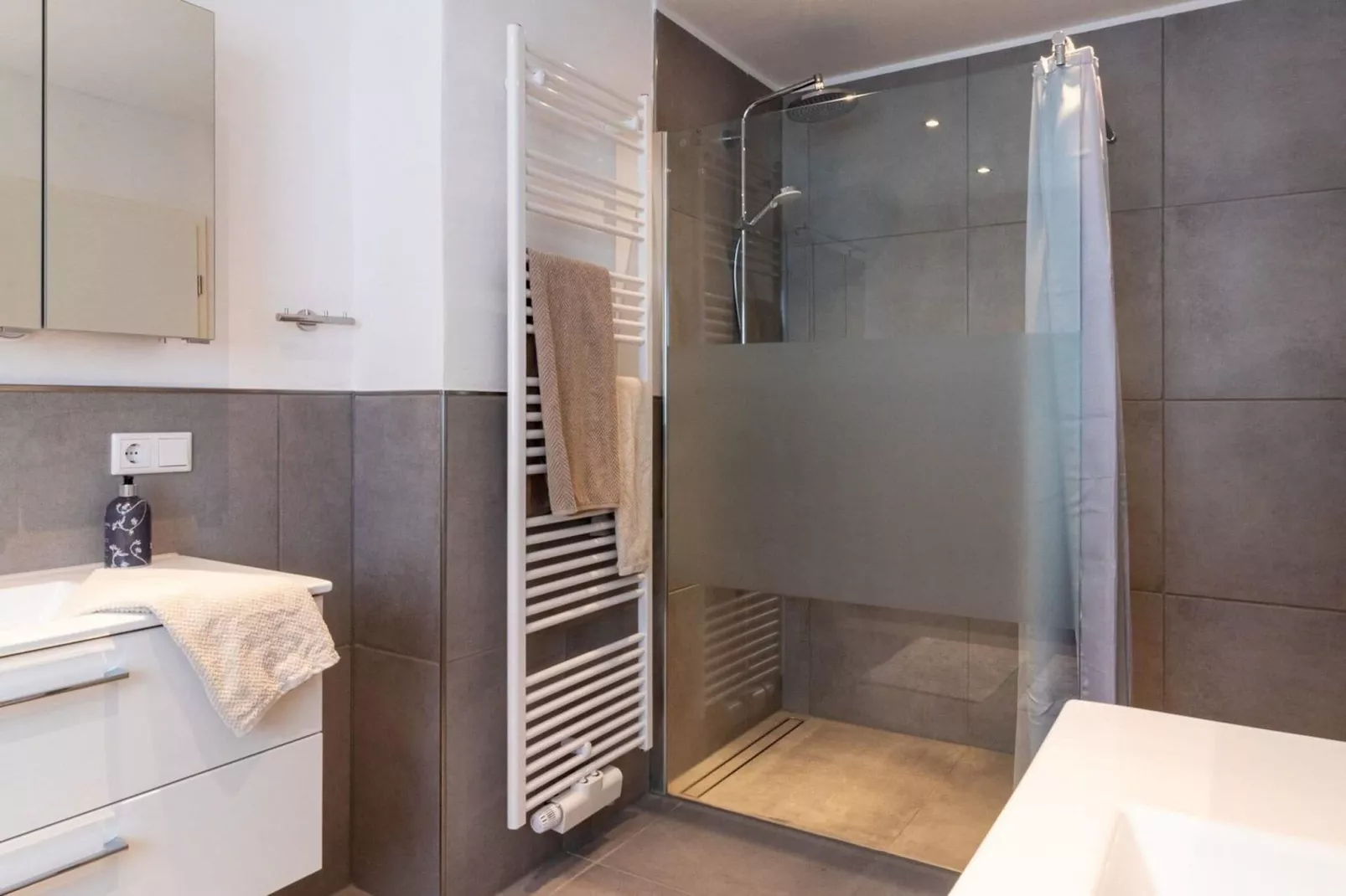 Ferienhaus Löttmaringhhausen-Badkamer