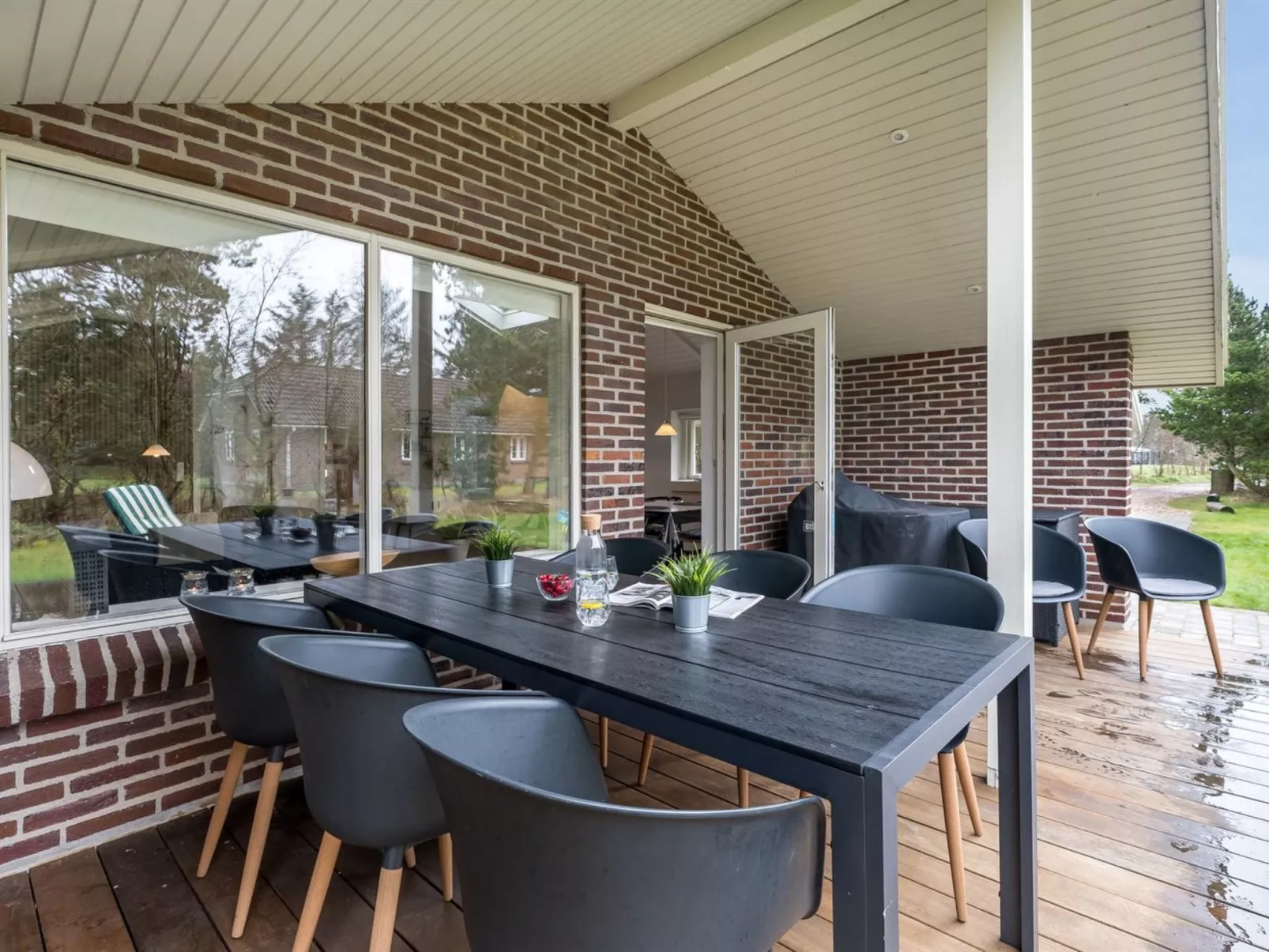 "Famke" - 1km from the sea-Binnen