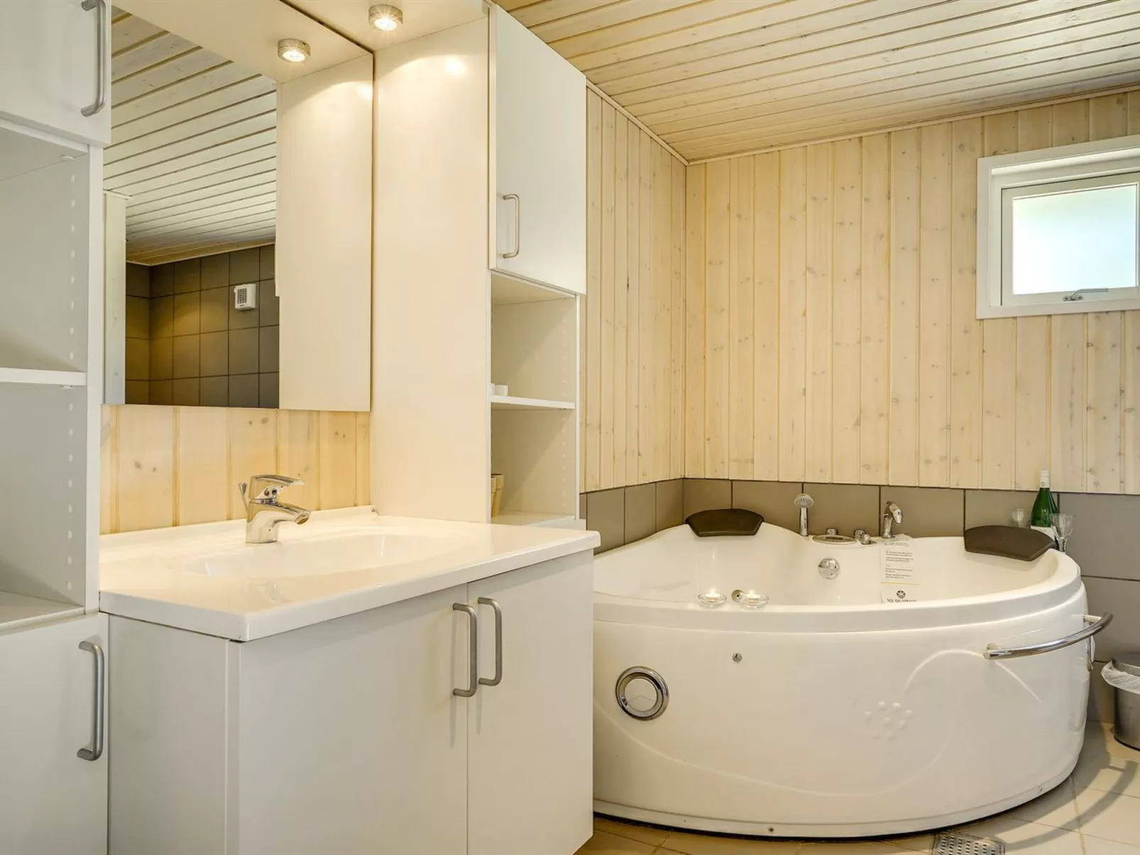 "Dix" - 900m from the sea-Binnen