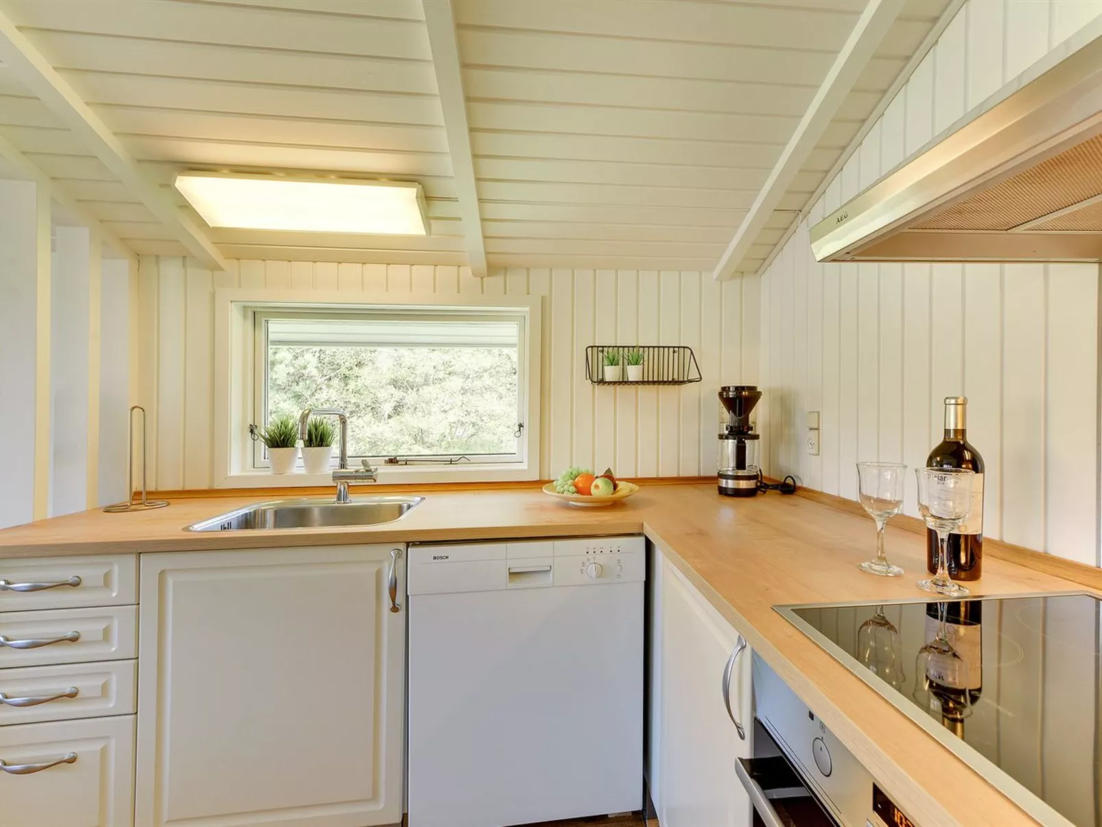"Darina" - 1.5km from the sea-Buiten