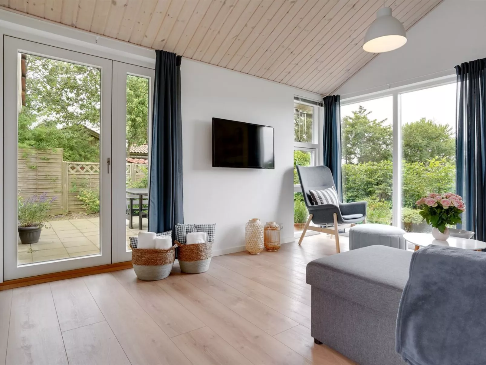 "Jörgen" - 100m from the sea-Binnen