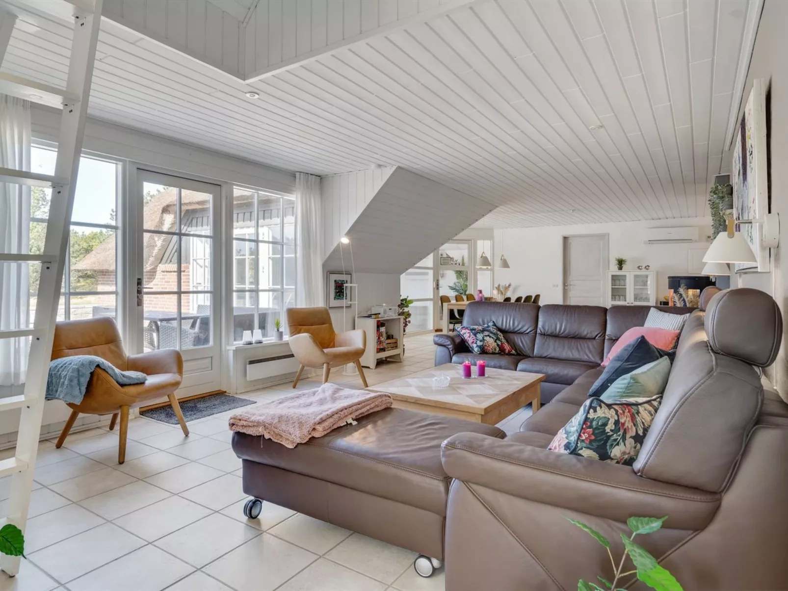 "Alwina" - 2.5km from the sea