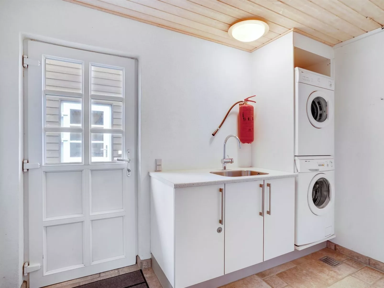 "Adia" - 300m from the sea-Binnen