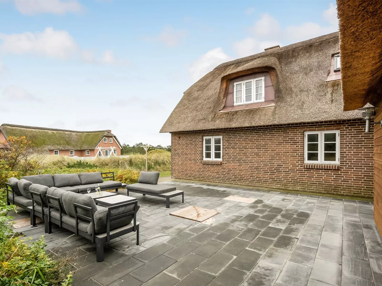 "Adia" - 300m from the sea-Buiten
