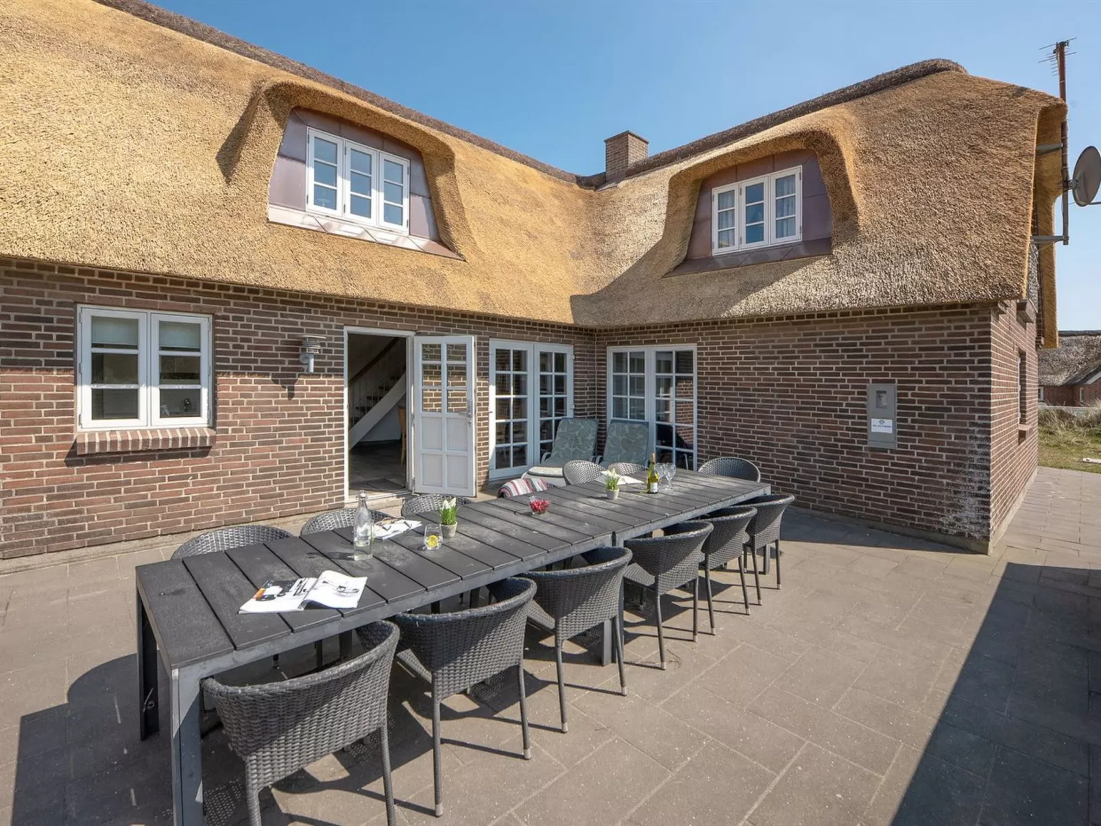 "Adia" - 300m from the sea-Buiten