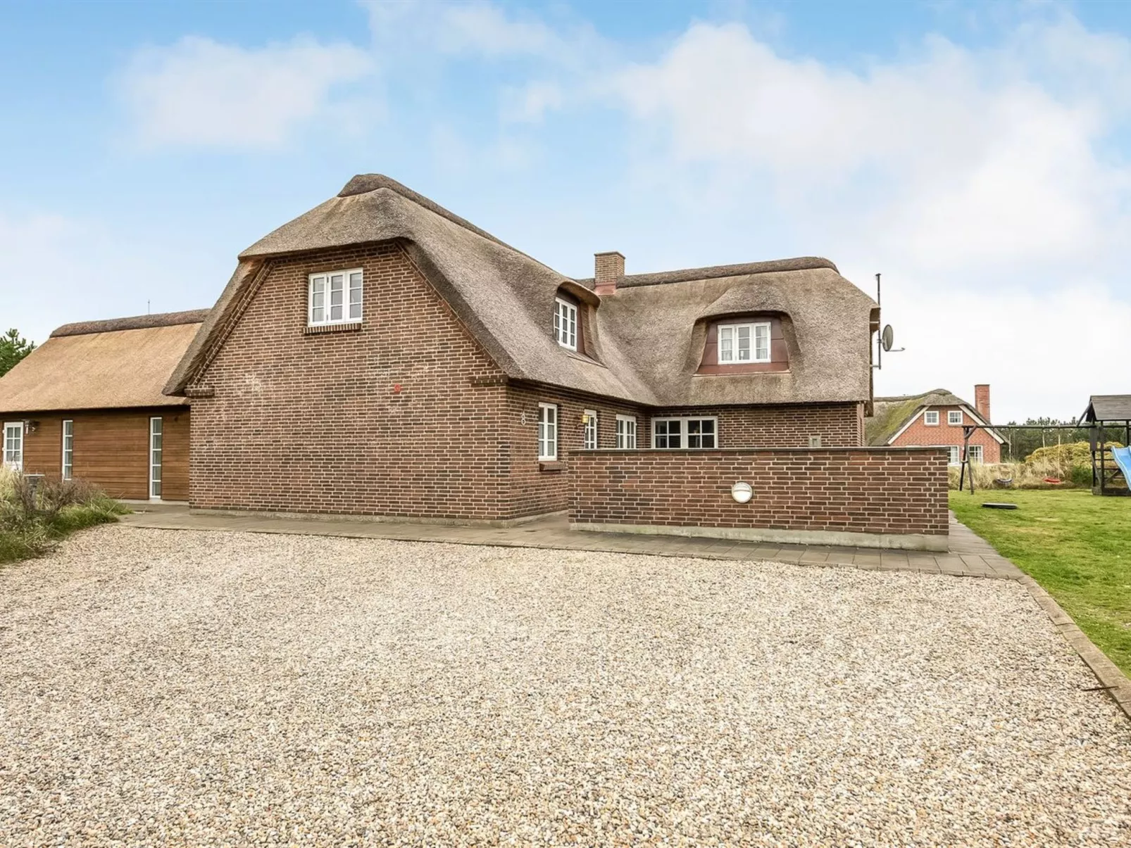 "Adia" - 300m from the sea-Buiten
