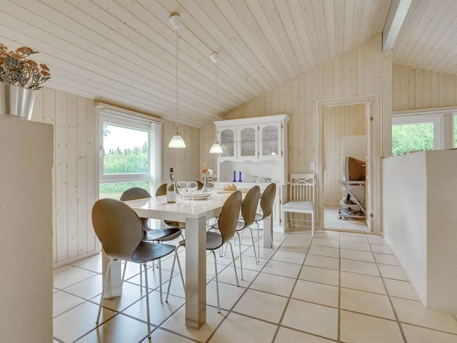 "Aviaja" - 12km from the sea-Binnen