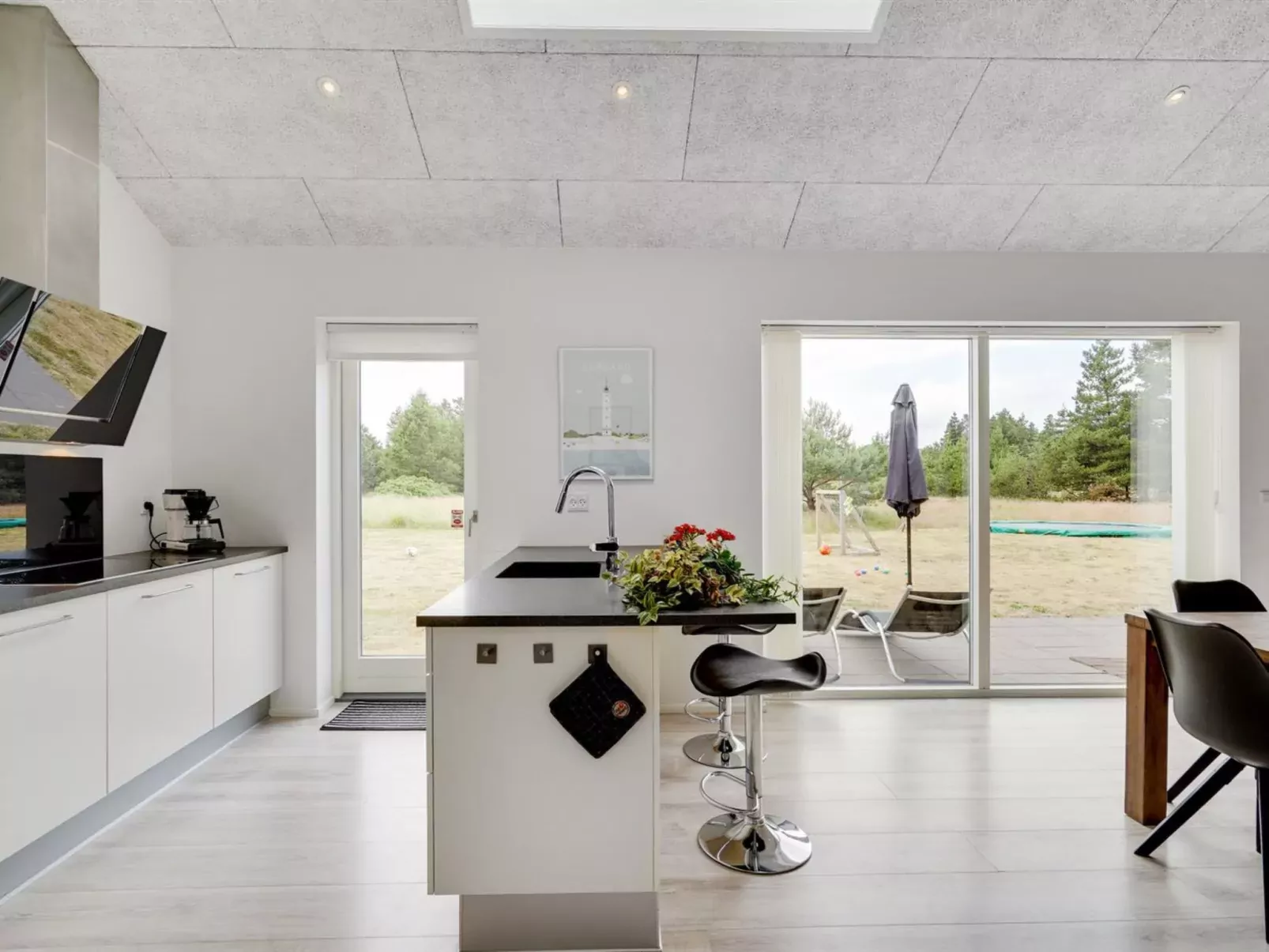 "Jonka" - 2km from the sea-Binnen