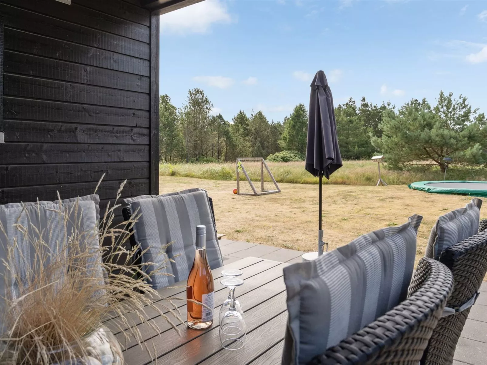 "Jonka" - 2km from the sea-Buiten