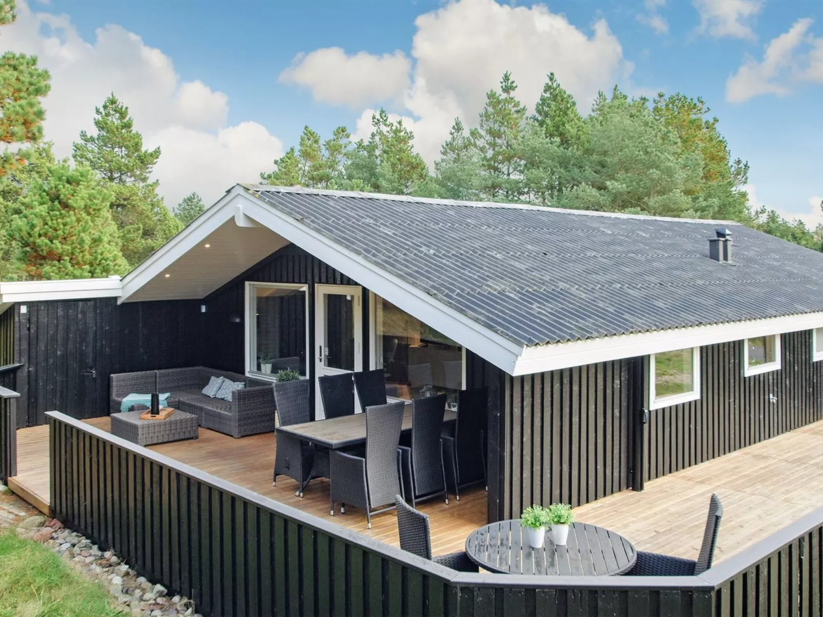 "Eirik" - 2.5km from the sea
