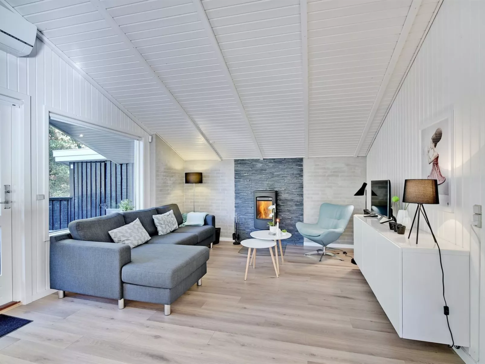 "Eirik" - 2.5km from the sea