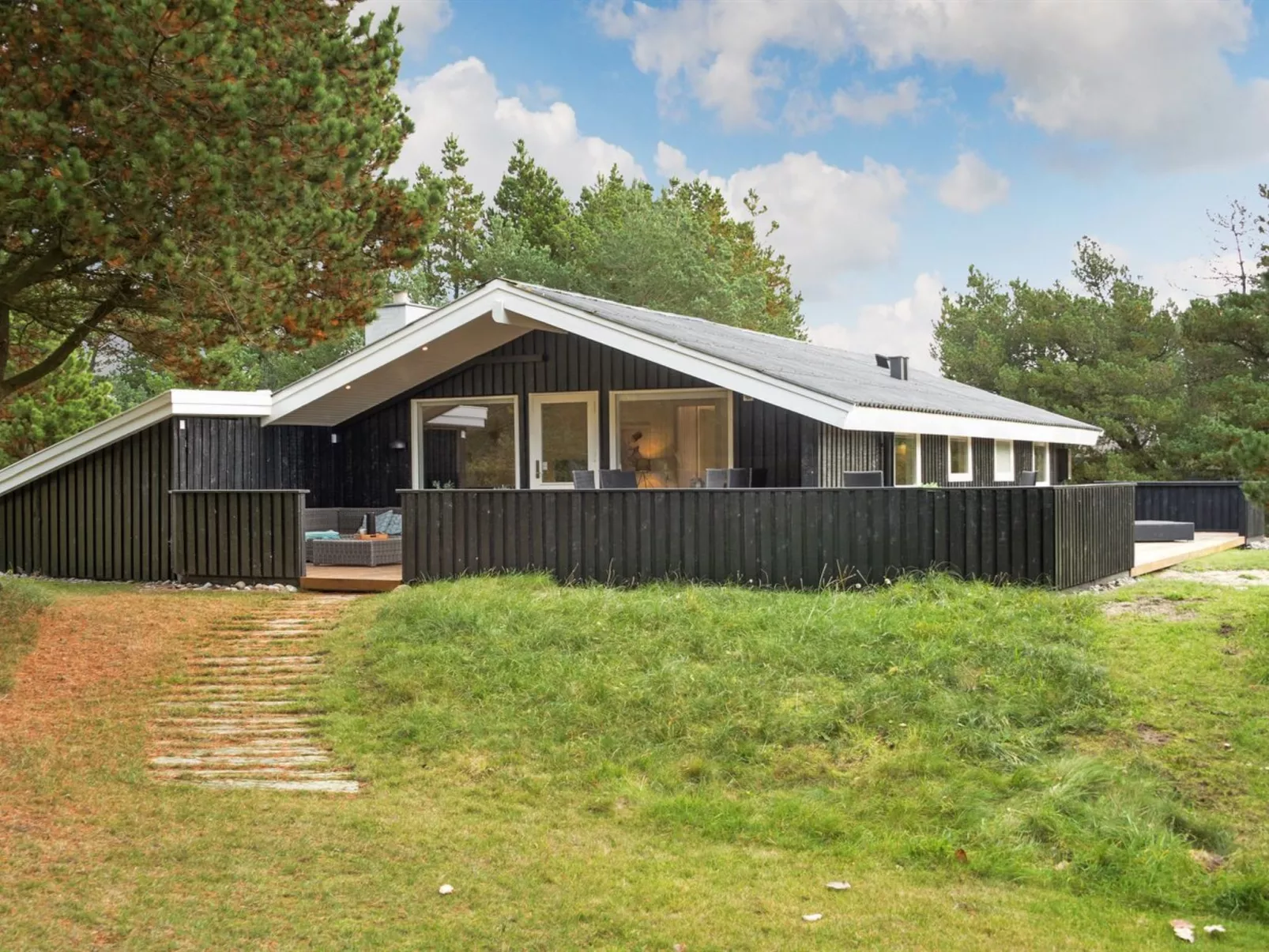"Eirik" - 2.5km from the sea-Buiten