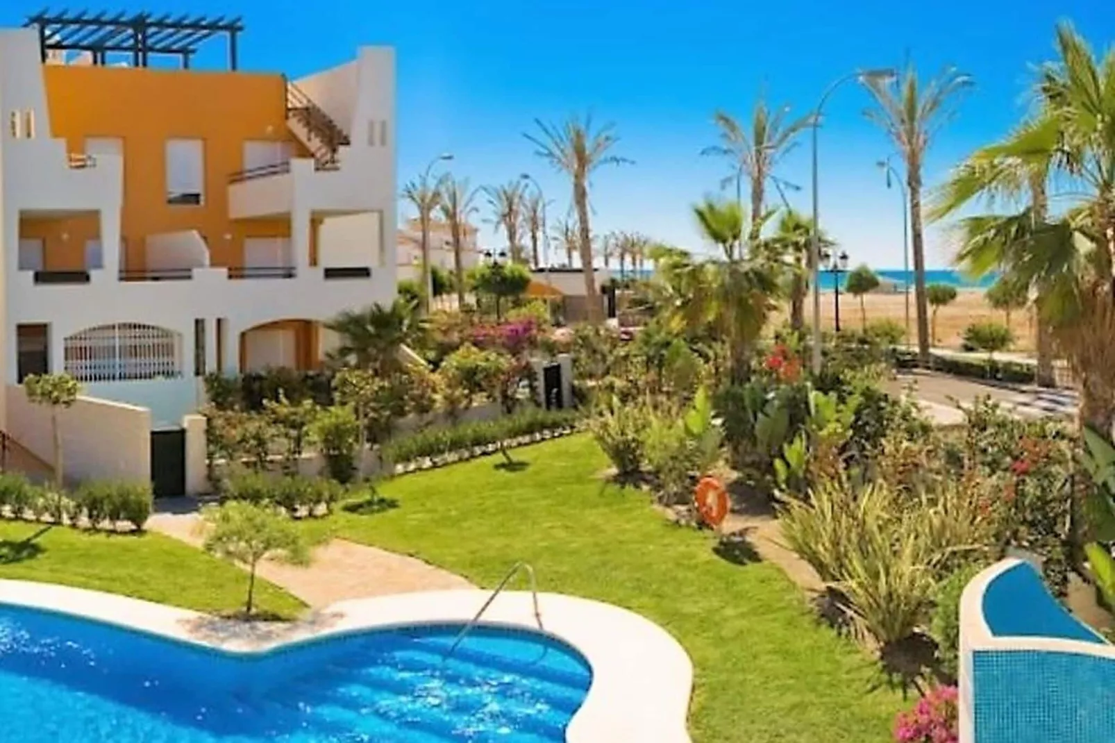 Ático Marvel con piscina privada-Tuinen zomer