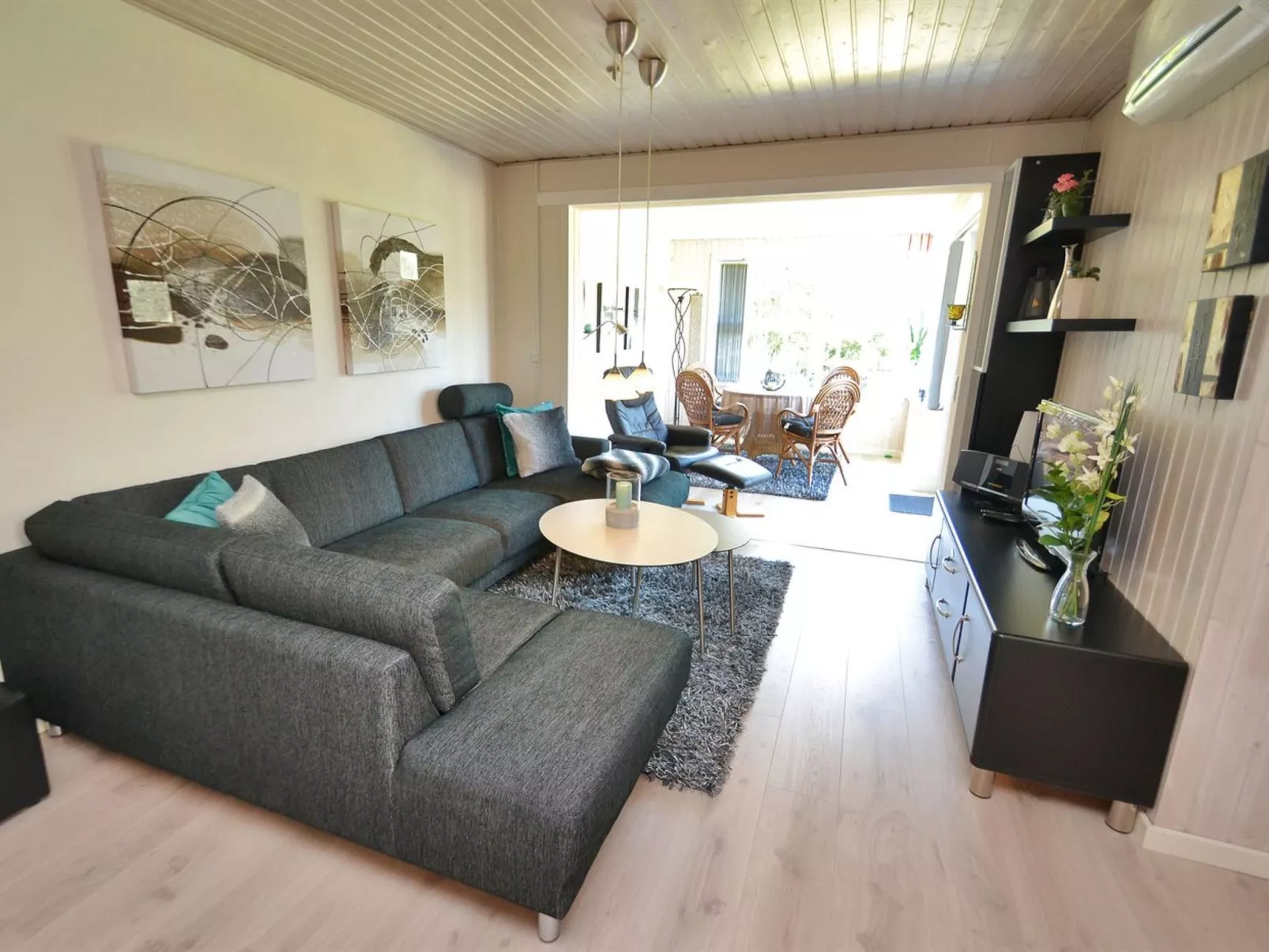 "Geert" - 900m from the sea-Binnen