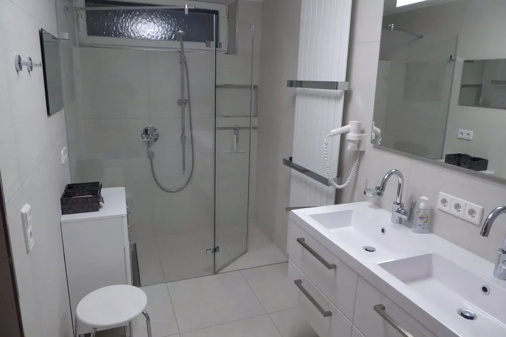 22945-Badkamer