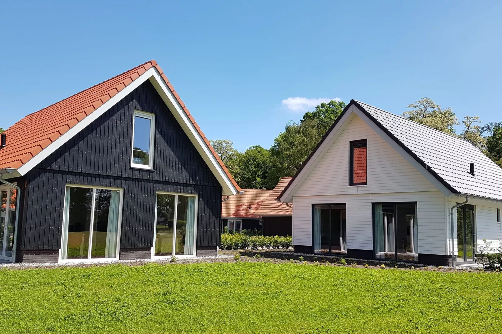 Villapark Ehzerburg 2-Buitenkant zomer