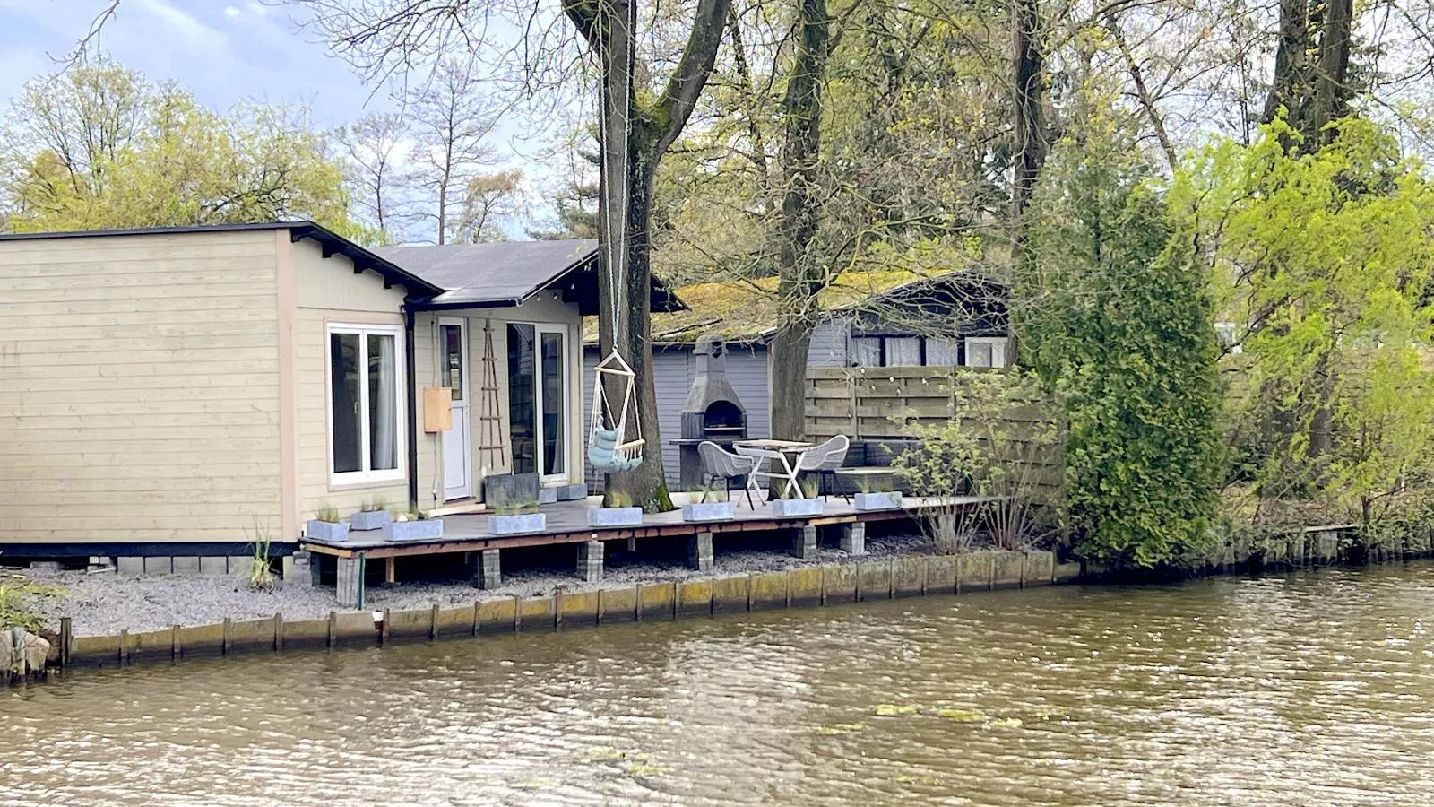 Charlies Chalet-Buitenkant zomer