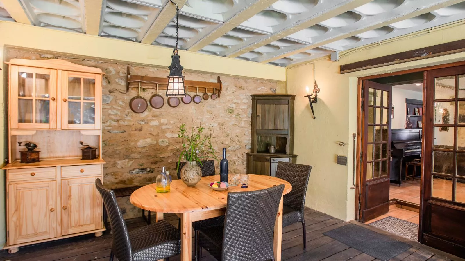 Gite Cottage-Eetkamer