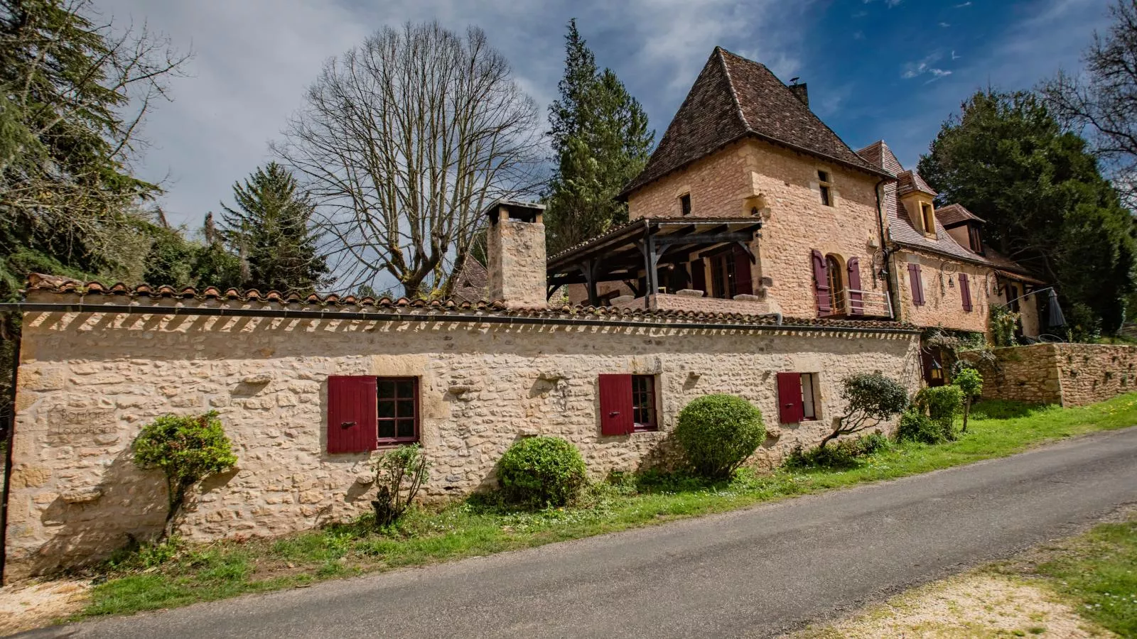 Gite Cottage-Buitenkant zomer