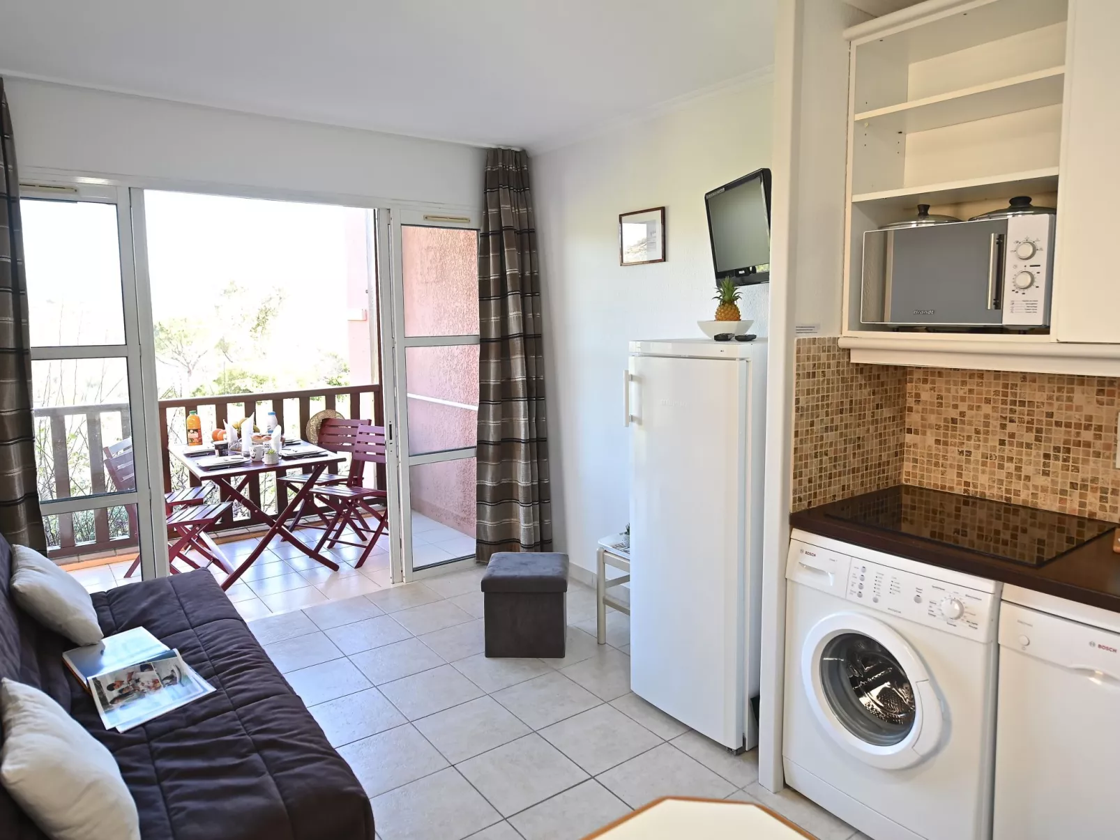 Le village C3 215-Binnen