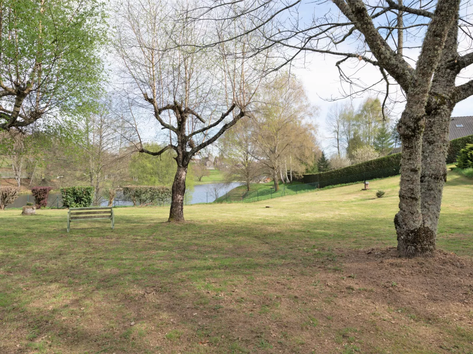 Cottage du Lac-Buiten