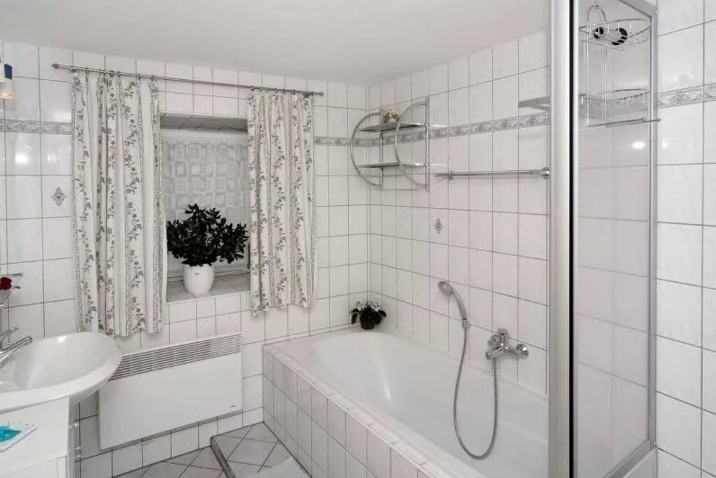 16254-Badkamer