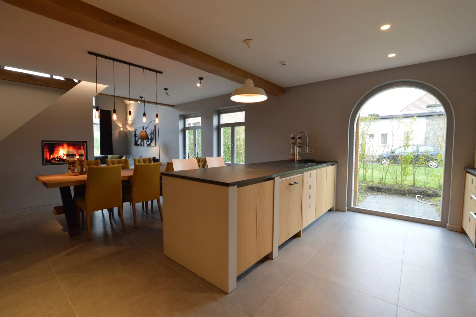Prachtig ingericht vakantiehuis in Aalter met een grote tuin in een bosrijke omgeving-Keuken