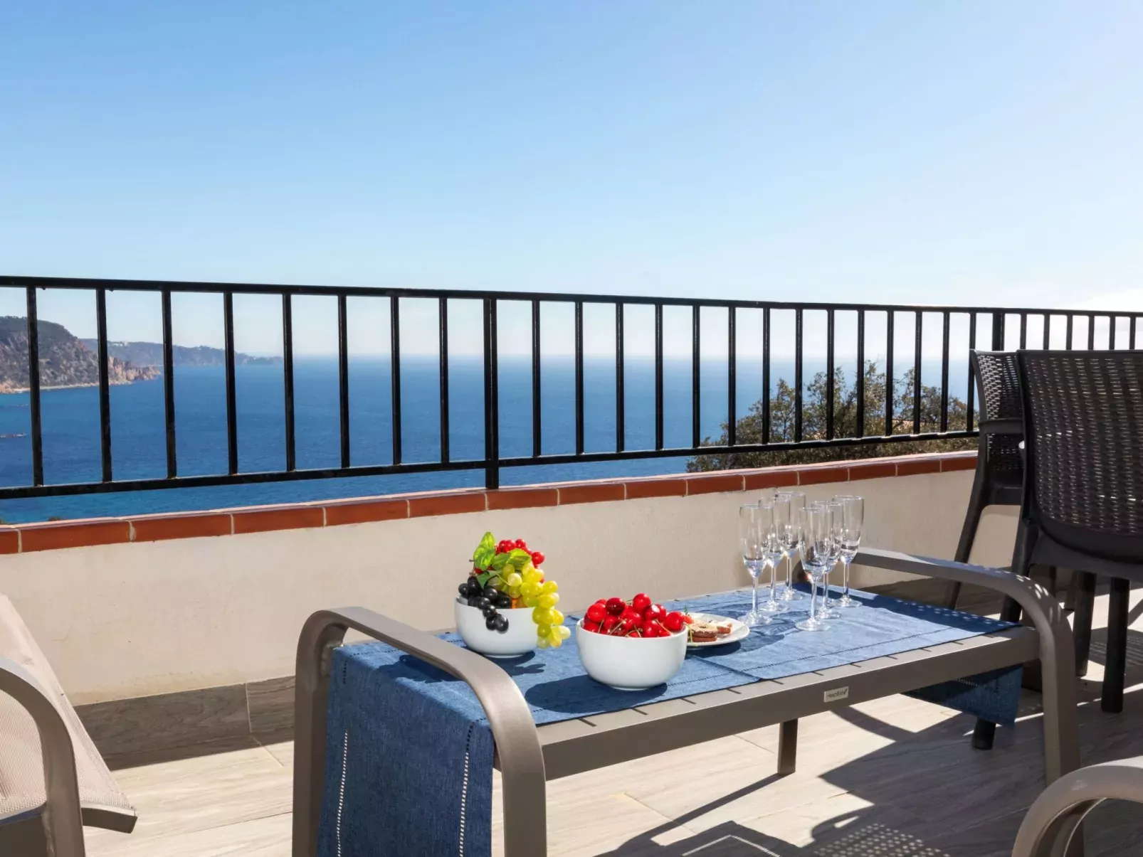 La Terraza-Buiten