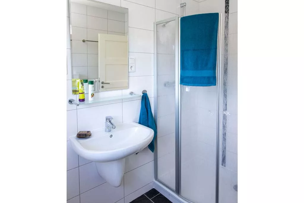 467005-Badkamer