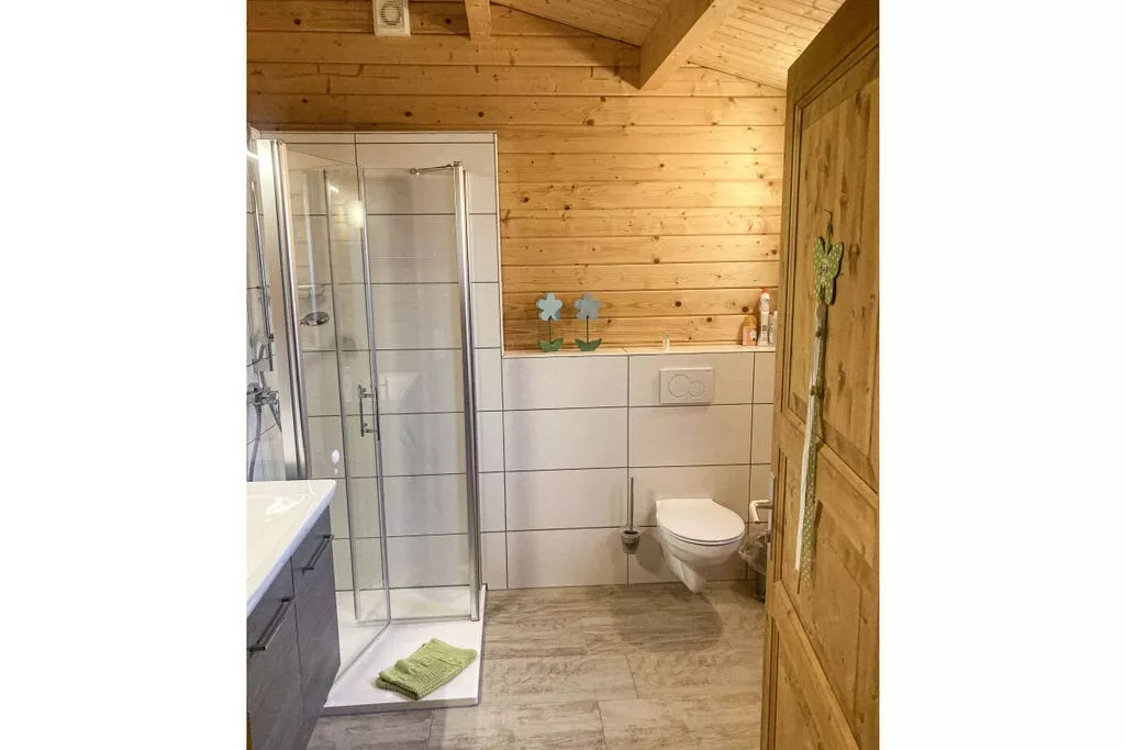 110310-Badkamer