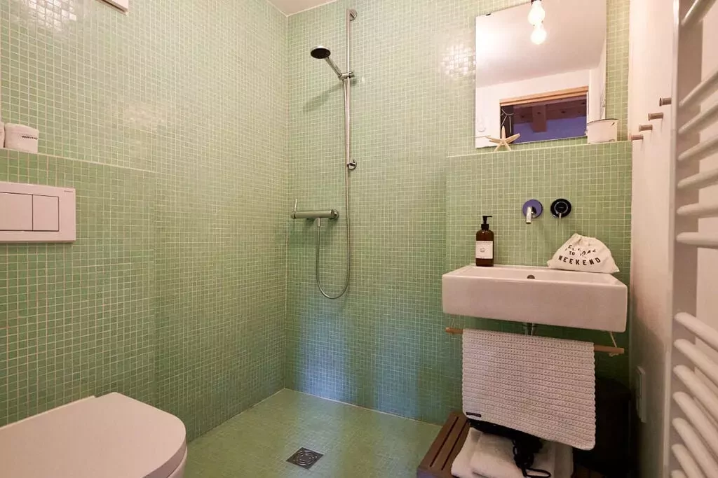 239873-Badkamer