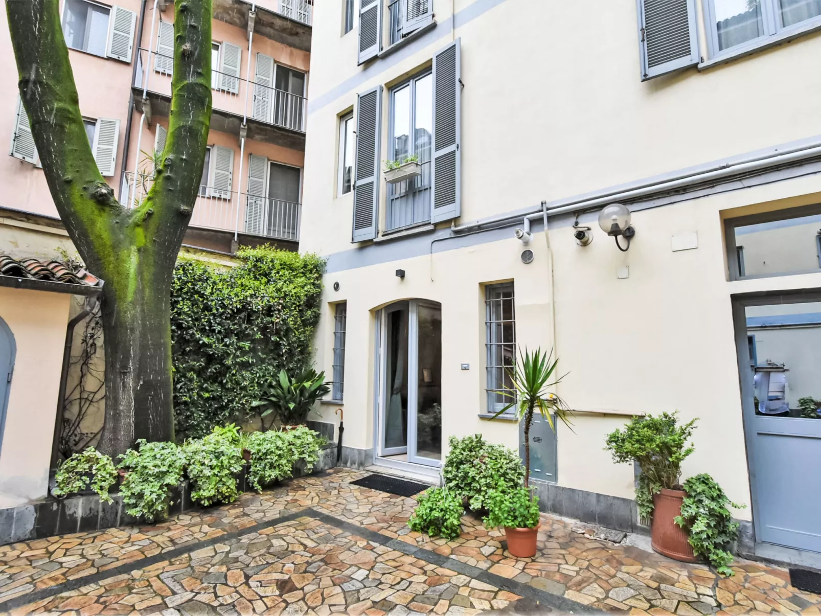 Crocetta Courtyard-Buiten