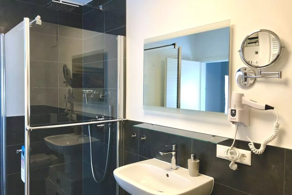 266056-Badkamer