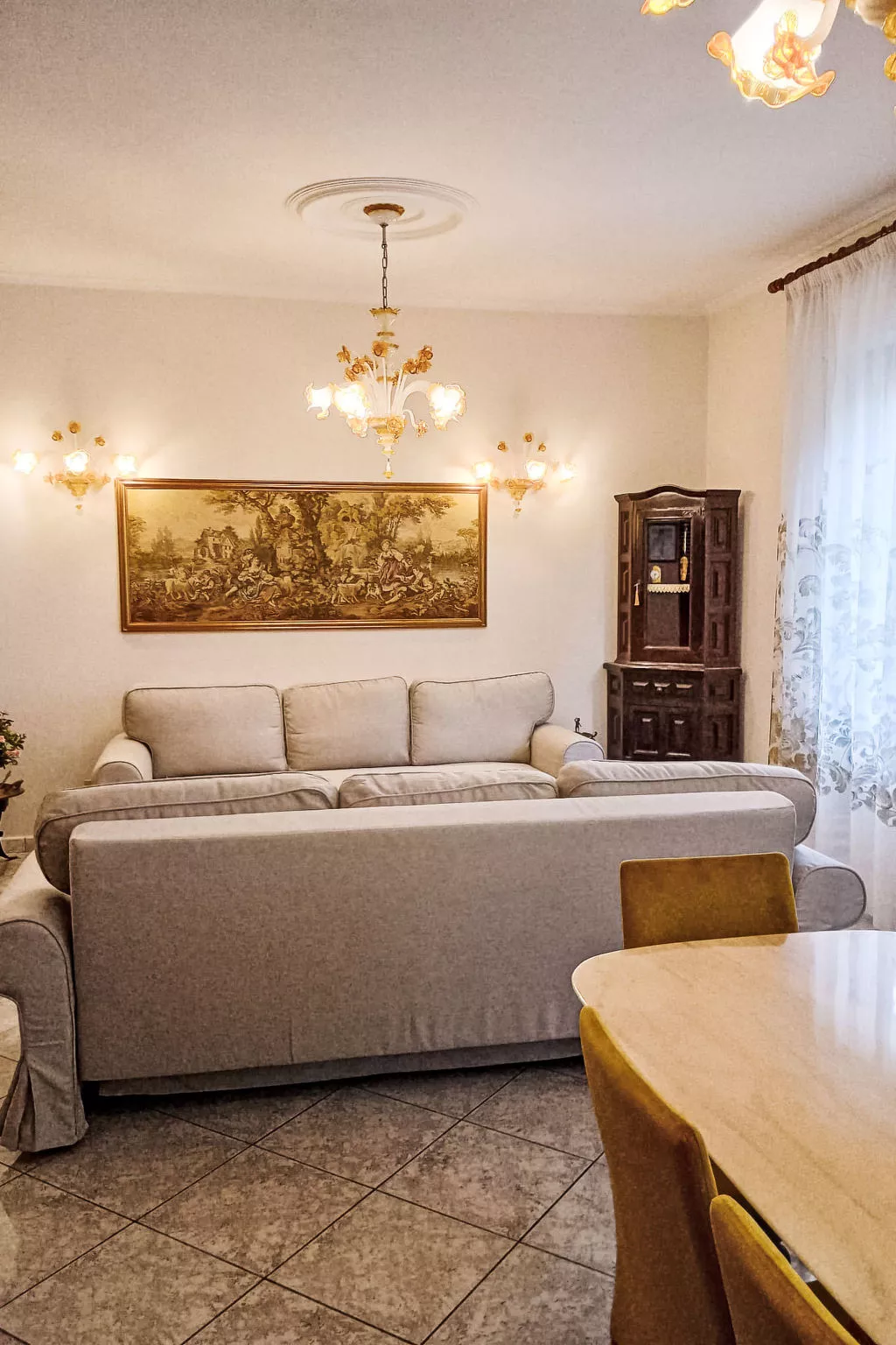 Casa Giuliana-Binnen