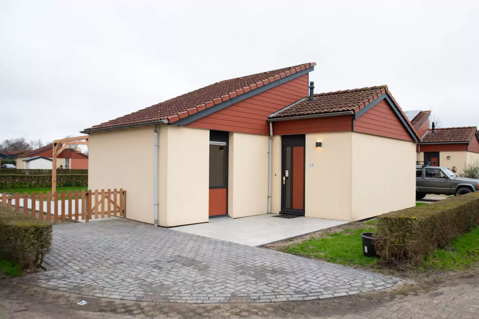 Luxe bungalow – Max 6 personen – Nummer 53-Buitenkant zomer