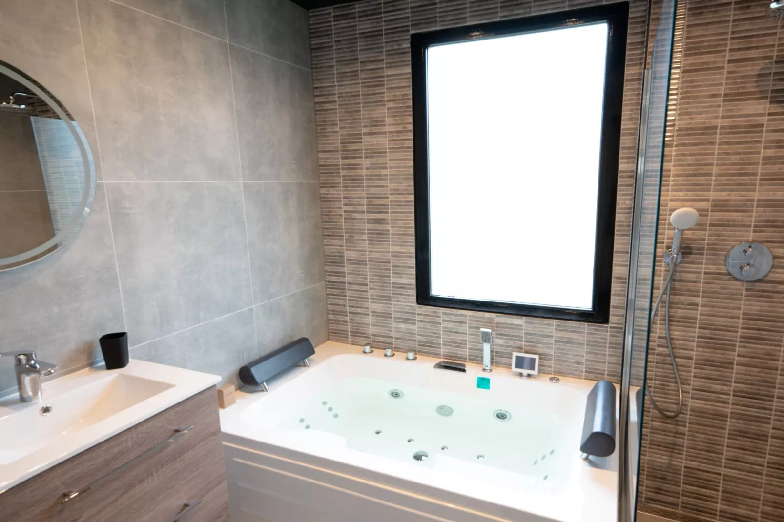 Luxe bungalow – Max 6 personen – Nummer 53-Badkamer