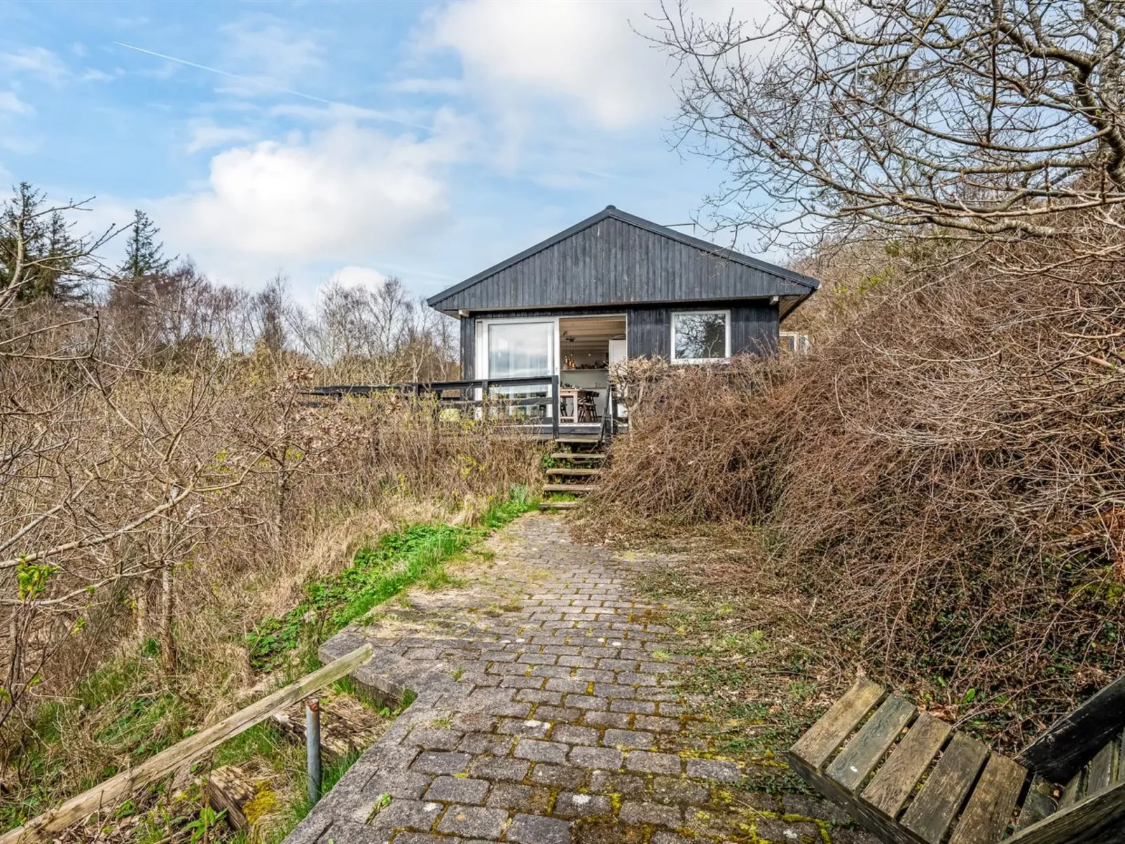 "Heera" - 100m to the inlet-Buiten