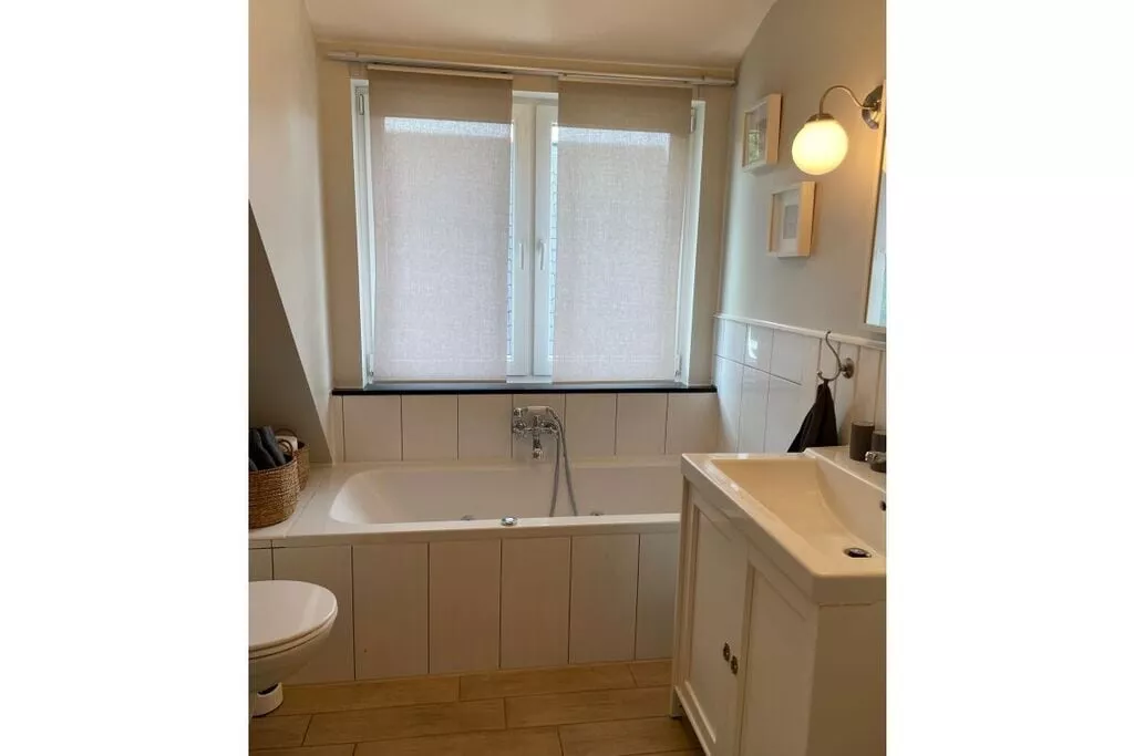 380934-Badkamer