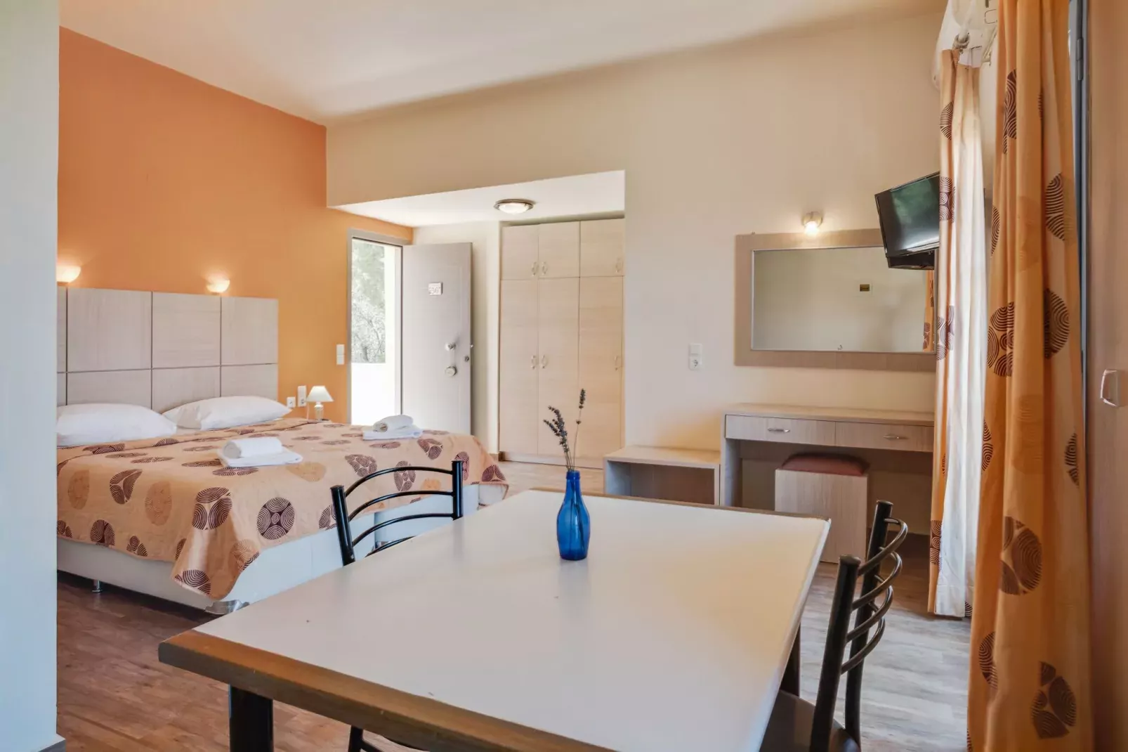 Gezellige studio op Lesbos met zwembad-Slaapkamer