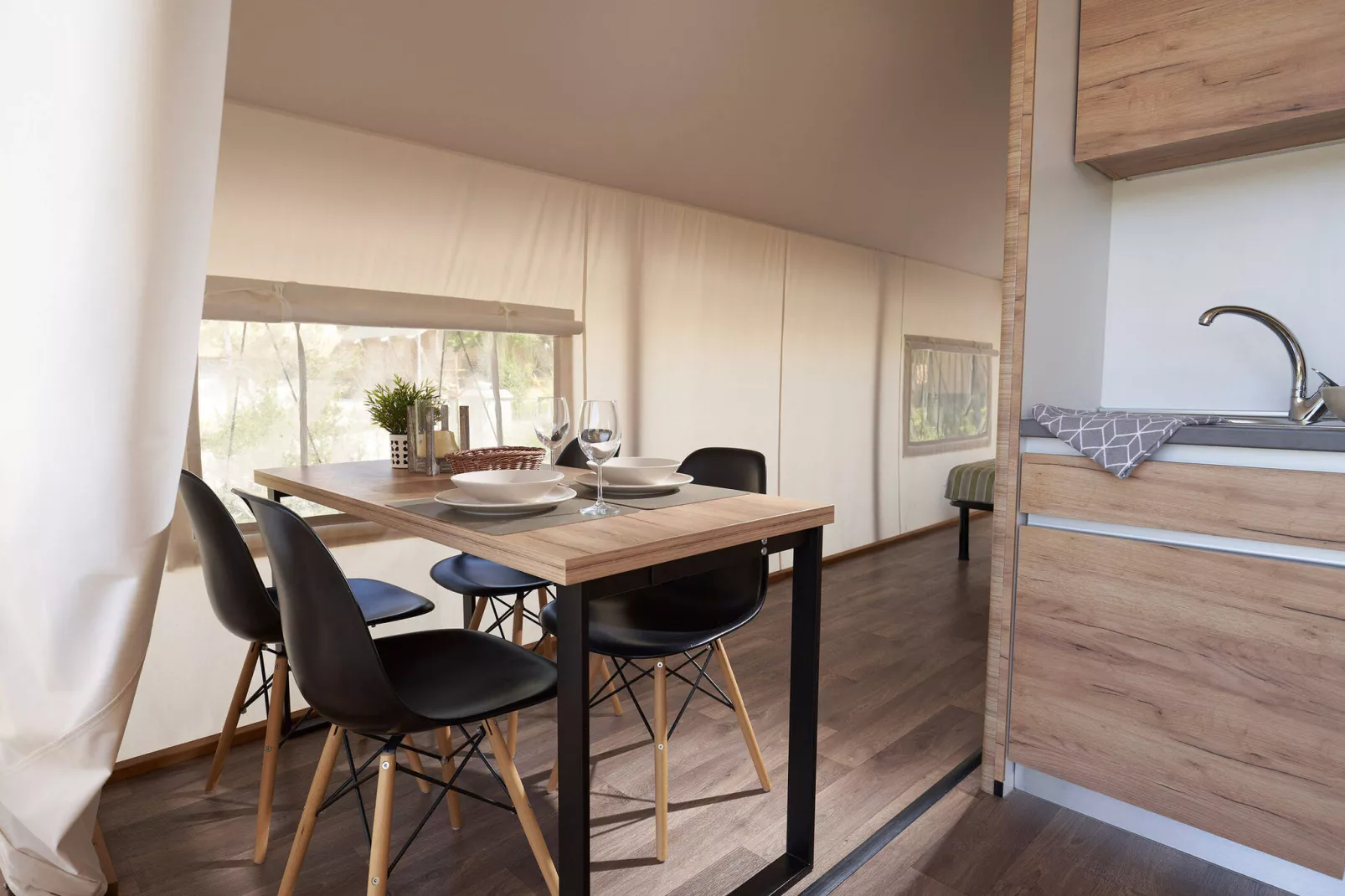Resort Reestervallei 16-Eetkamer
