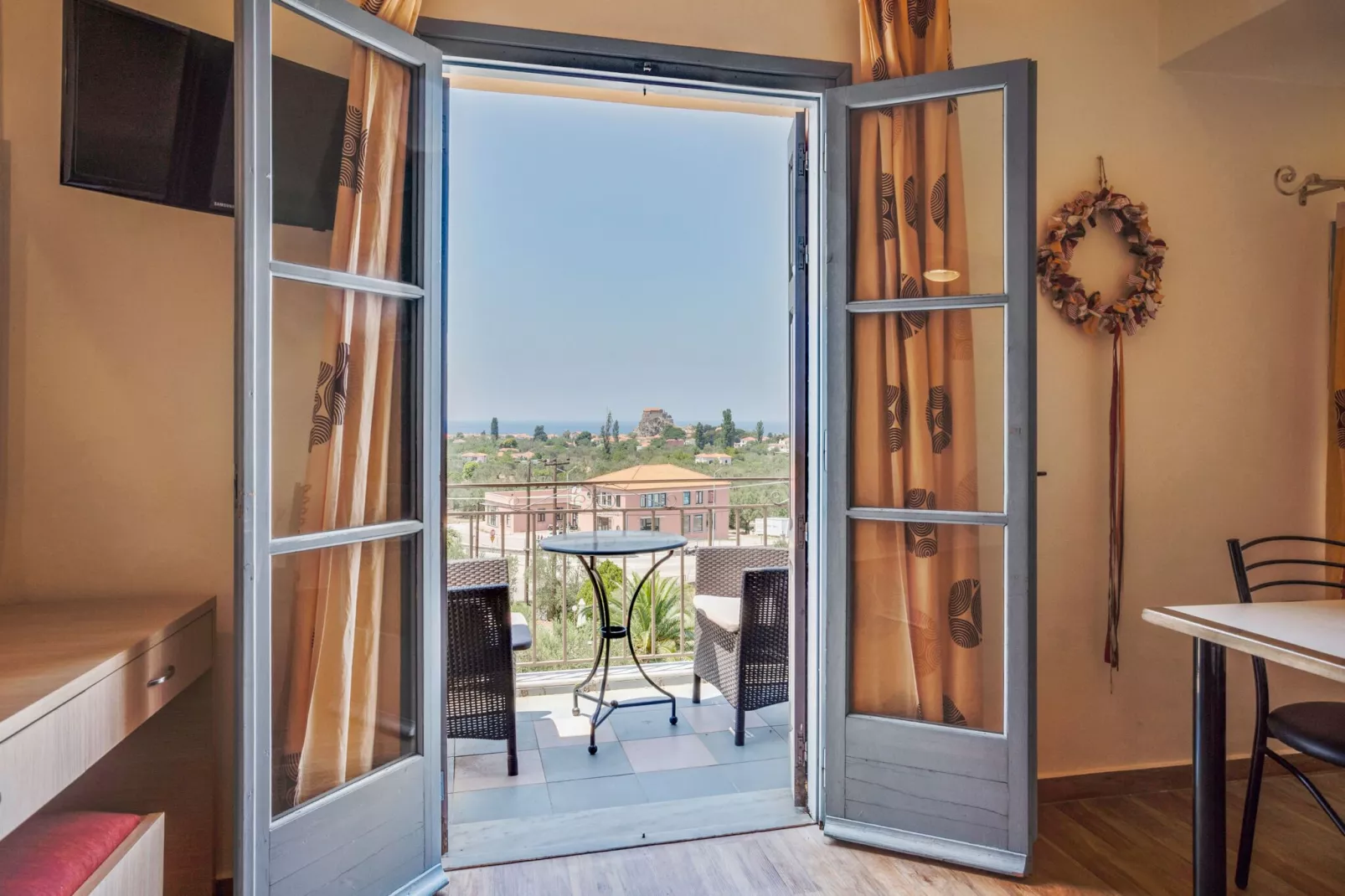 Gezellige studio op Lesbos met zwembad-Terrasbalkon