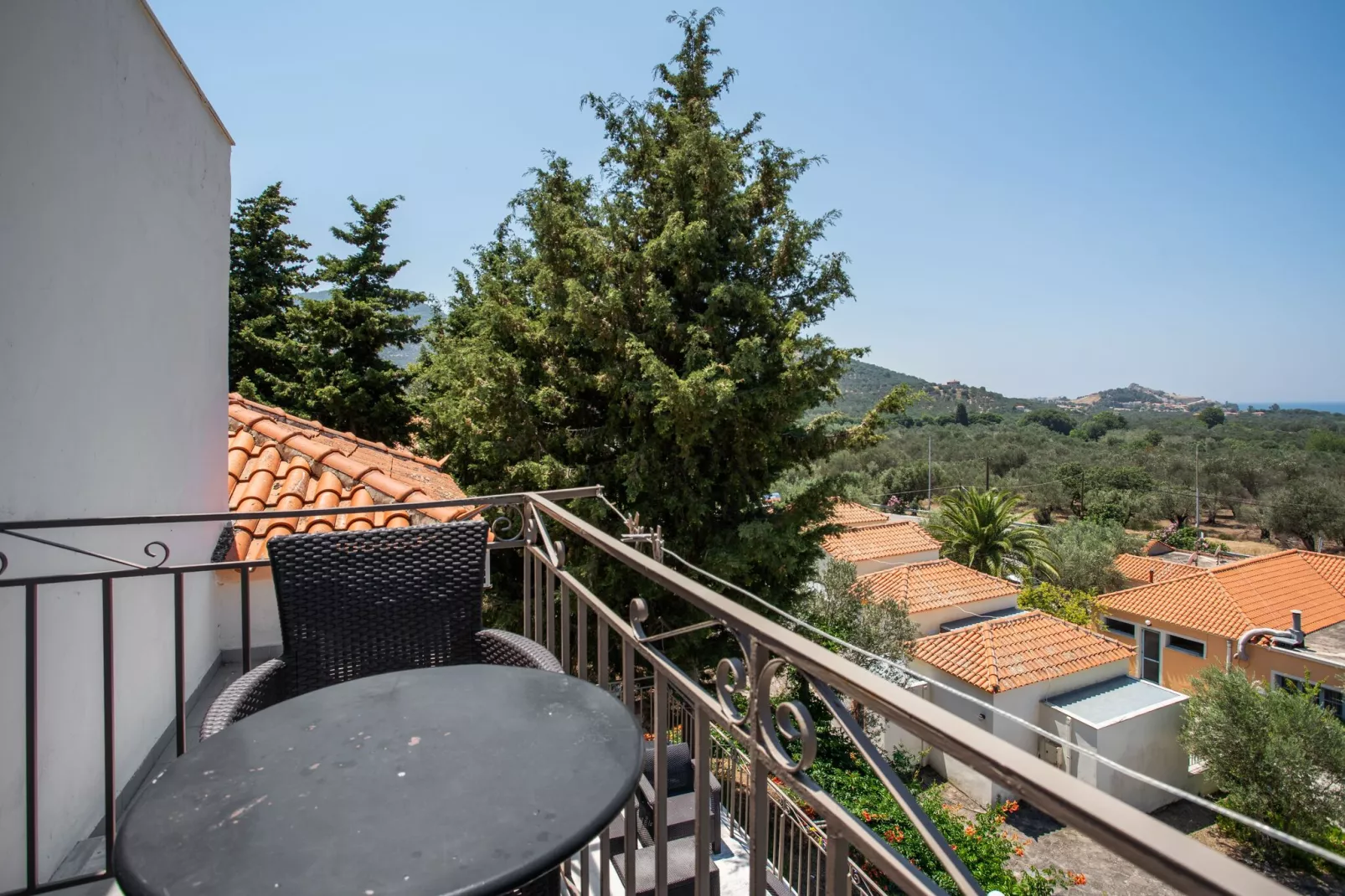 Gezellige studio op Lesbos met zwembad-Terrasbalkon