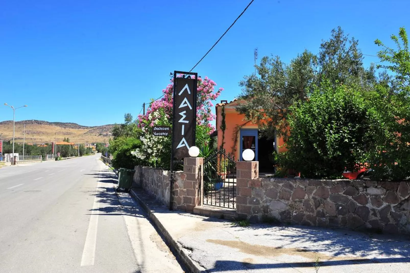 Fijne studio op Lesbos met zwembad-Buitenkant zomer
