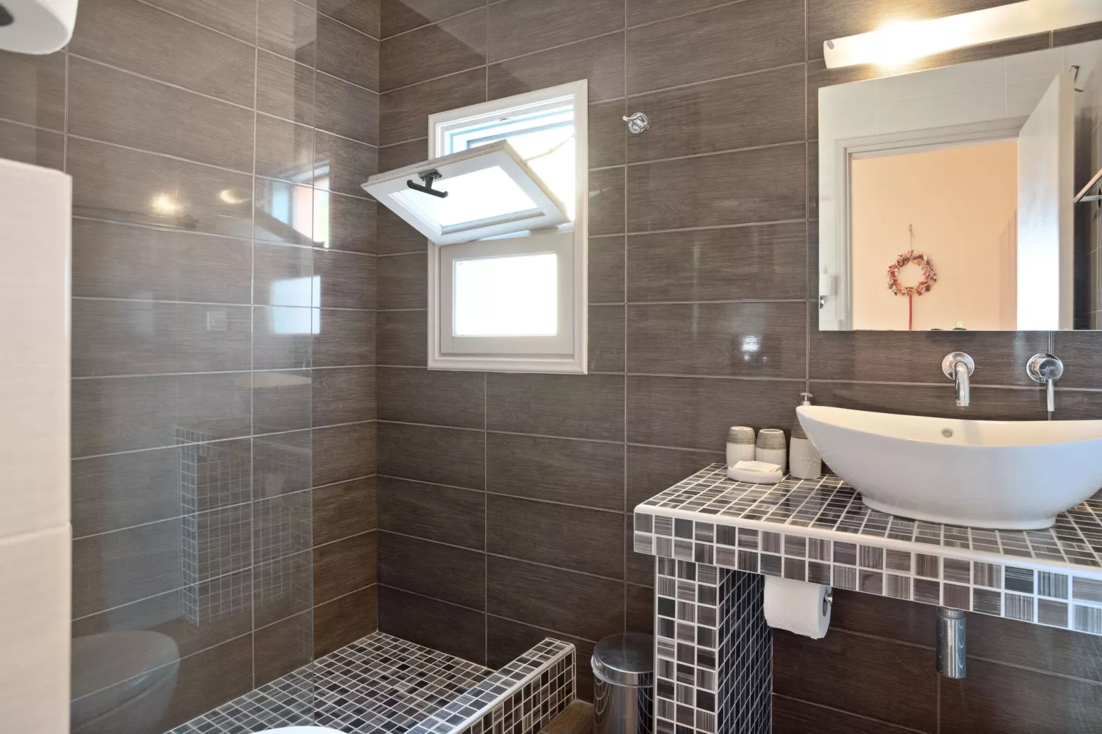 Aantrekkelijke studio op Lesbos met een balkon-Badkamer