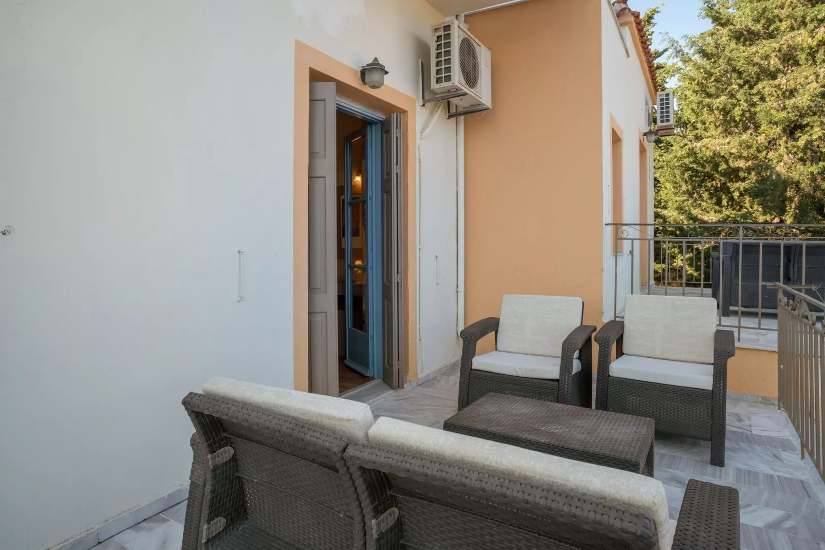 Aantrekkelijke studio op Lesbos met een balkon-Terrasbalkon