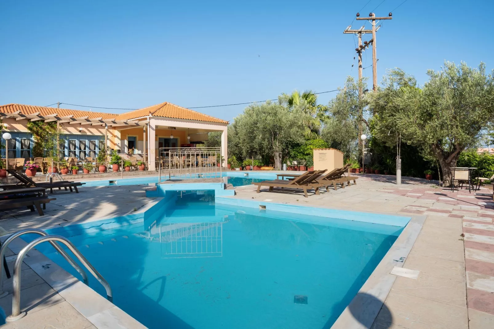 Charmante studio op Lesbos met een balkon-Zwembad