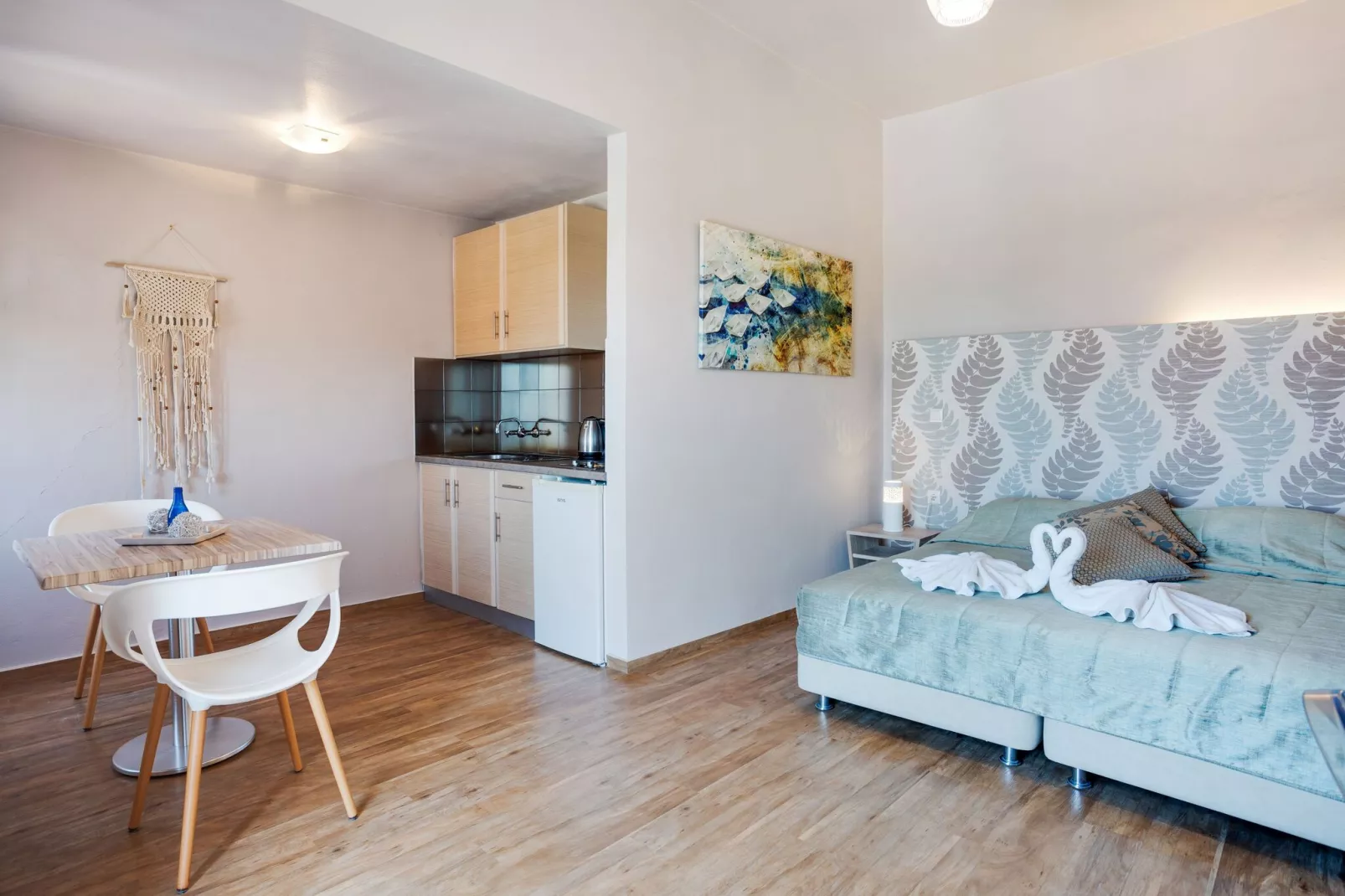 Charmante studio op Lesbos met een balkon-Woonkamer
